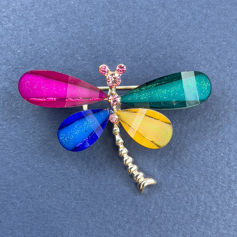 Брошка Пеперуда със бели и розови кристали, многоцветен златист метал, диаметър 40 мм, дължина 30 мм