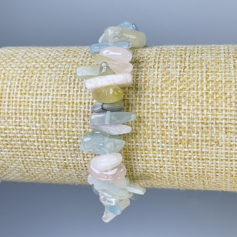 Браслет от морганит късчета, диаметър 9–15×3–6 мм, дължина 18 см ±, еластична лента