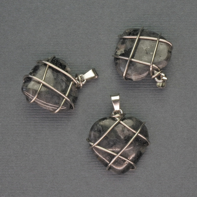 Висулка със сърце от лабрадорит в сребристо обплитане, диаметър 21×21 мм ±, дължина 27 мм