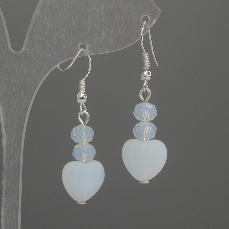 Обици с лунен камък във формата на сърце 10 мм ±, рондели 6×5 мм ±, дължина 38 мм ±