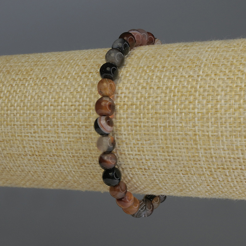 Браслет от агат с гладки мънисти, диаметър 6 мм, дължина 18 см, еластичен