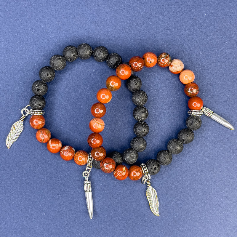 Комплект от браслети от лава и червена яшма, мънини 8 мм, дължина 18 см, еластична основа