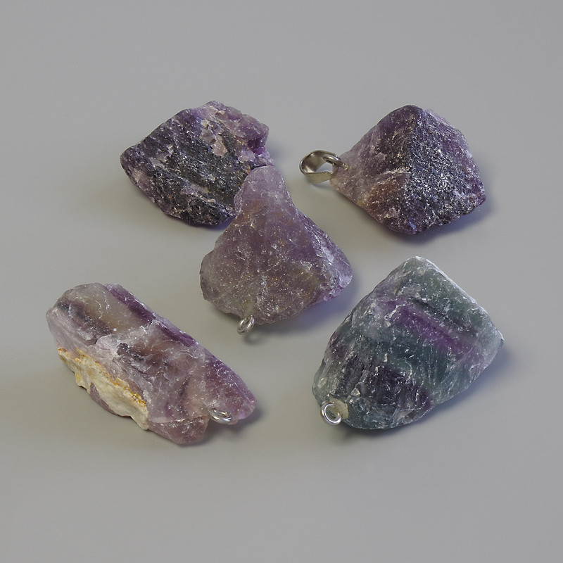 Кулон Флюорит натуральний камінь необроблений від, діаметр 37-50х18-33мм+- асорті розмір