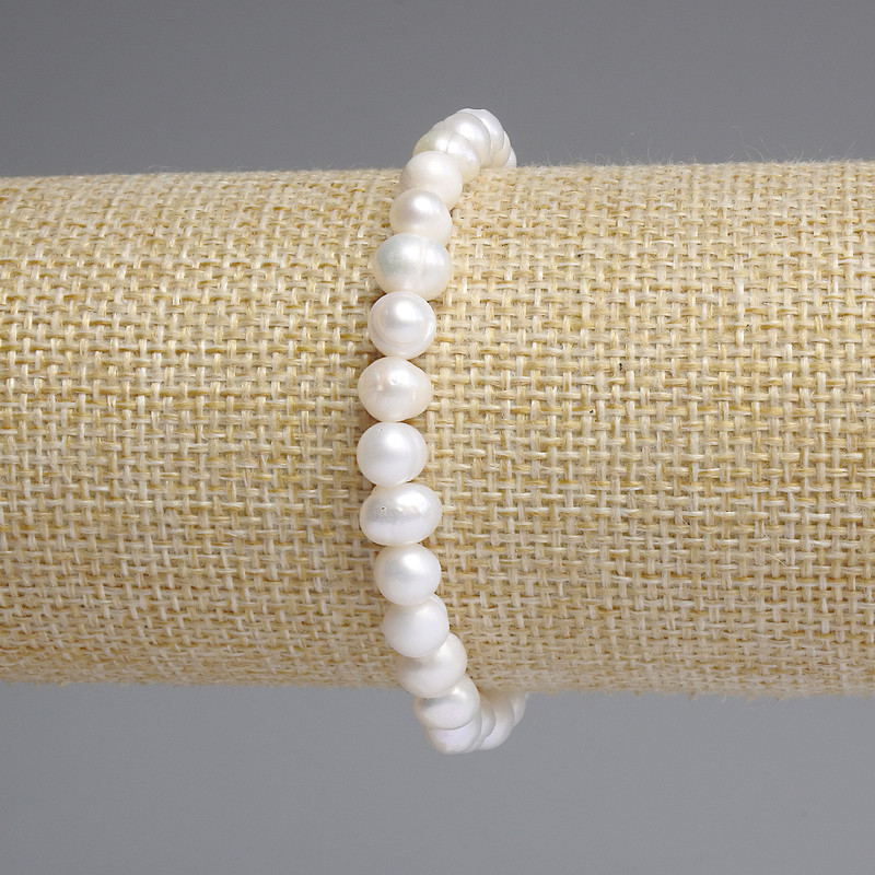 Гривна с пресноводни перли 6–7×6–6 мм ±, дължина 18 см ± еластична