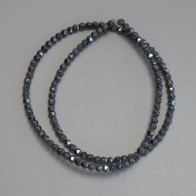 Хематитови мъниста многоъгълни 3х3 мм+- на конец, дължина 37 см+