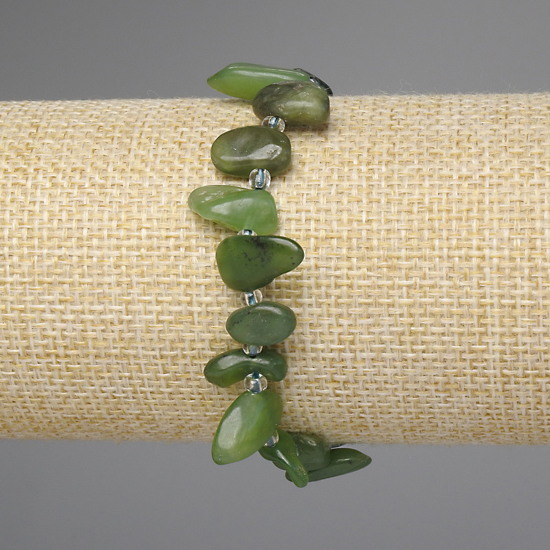 Браслет джадеит с фасетирани камъни „пеперуда“, диаметър 8–17×5–7 мм, бисер 3 мм, дължина 18 см, еластичен