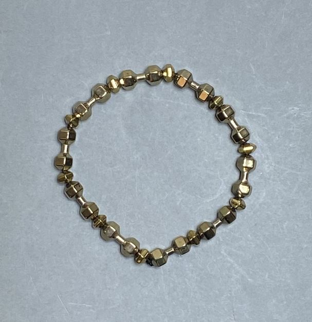 Гривна от хематит с форма на гантела, диаметър 15×6 мм ±, грановани рондели 6×4 мм ±, дължина 18 см стреч