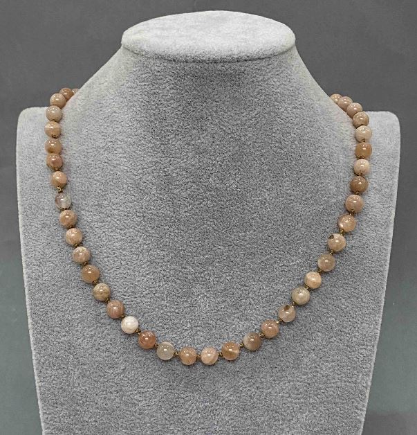 Колие със селенит, гладки мънисти, диаметър 6,5 мм, дължина 45 см