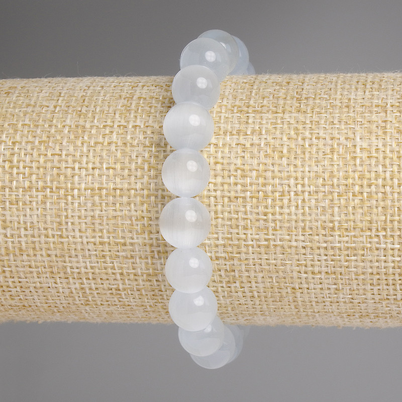 Гривна от сиво котешко око, гладки топчета, диаметър около 9,5 мм, дължина 18 см, еластична основа