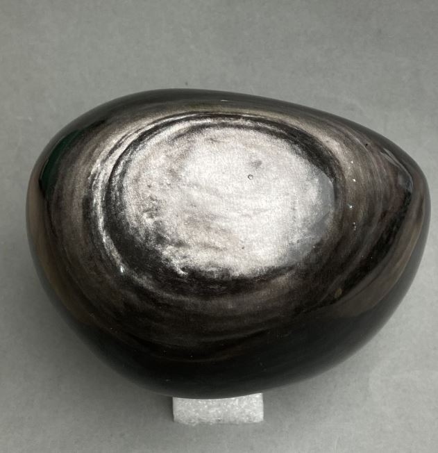 Сувенирен естествен камък Сребрист обсидиан