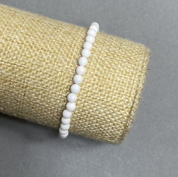 Гривна от агат с гладко топче, диаметър 4,5 мм ± (еластична основа), дължина 18 см+