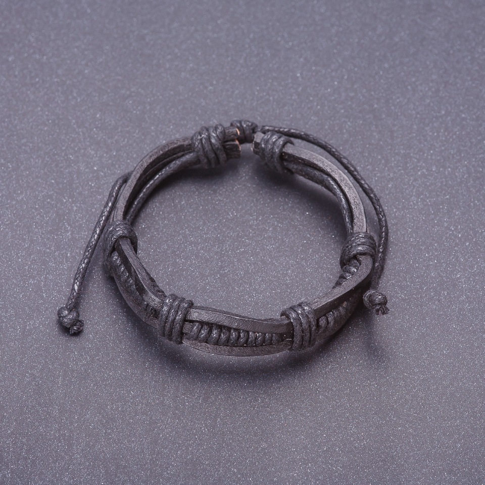 Гривна „Следопит“ черна еко кожа с регулируемо затягане