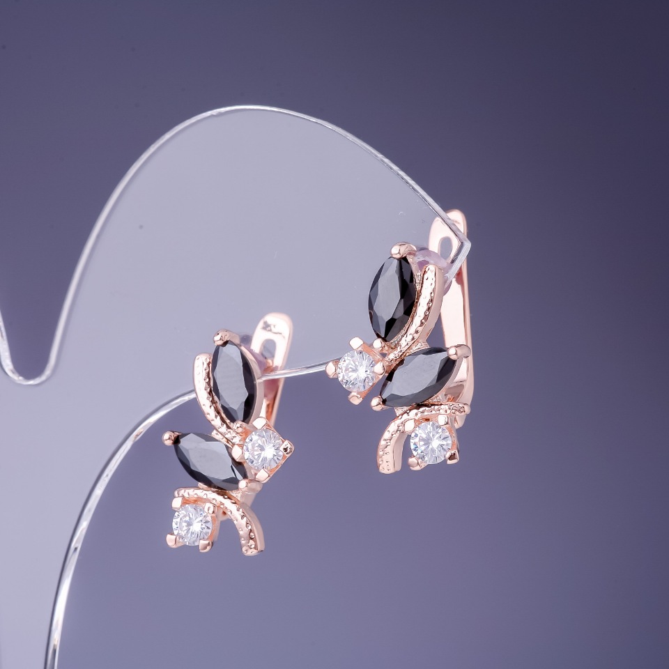 Обеци с черни кристали 19x12 мм златист метал