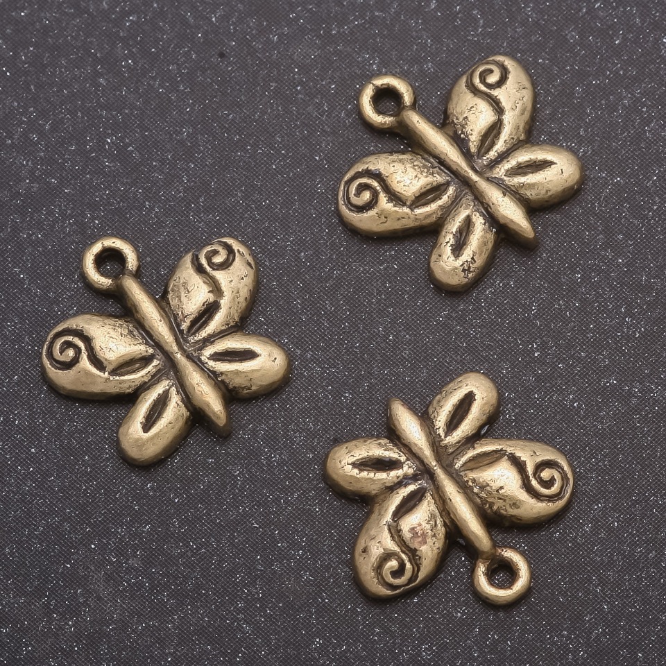 Фурнитура висулка „Пеперуда“ (бронзова), диаметър 13×13 мм, Ø1,5 мм отвор, фасовка 20 г ± 22 бр