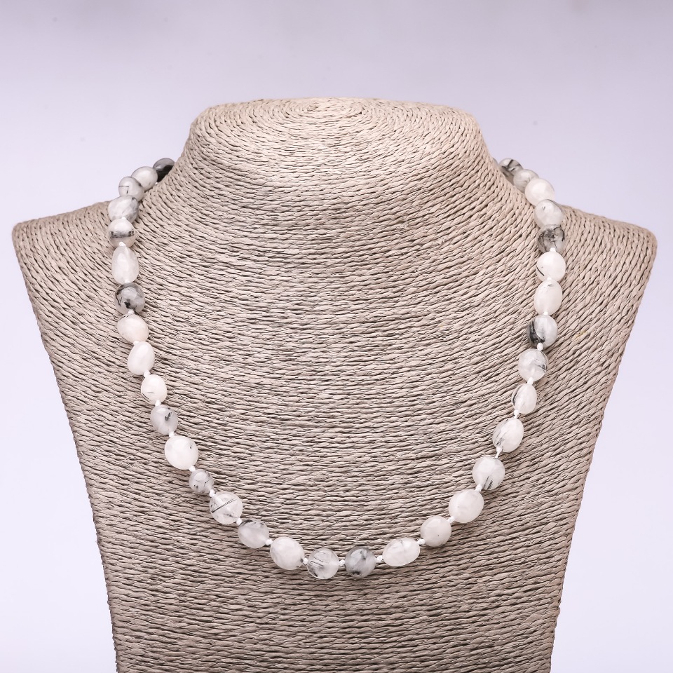 Намиство от рутилий кварц с галтуване, диаметър 6-8 мм, дължина 48 см