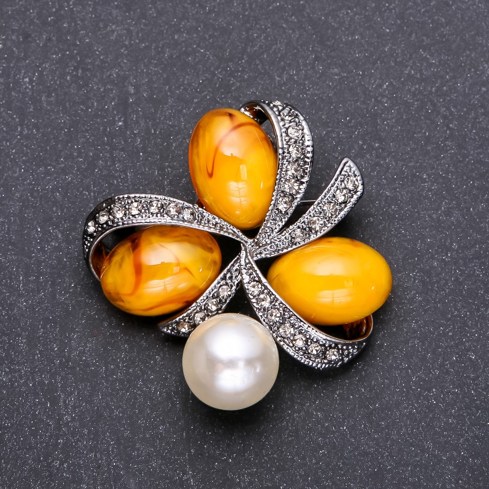 Брошка «янтарна» 45×45 мм сив метал