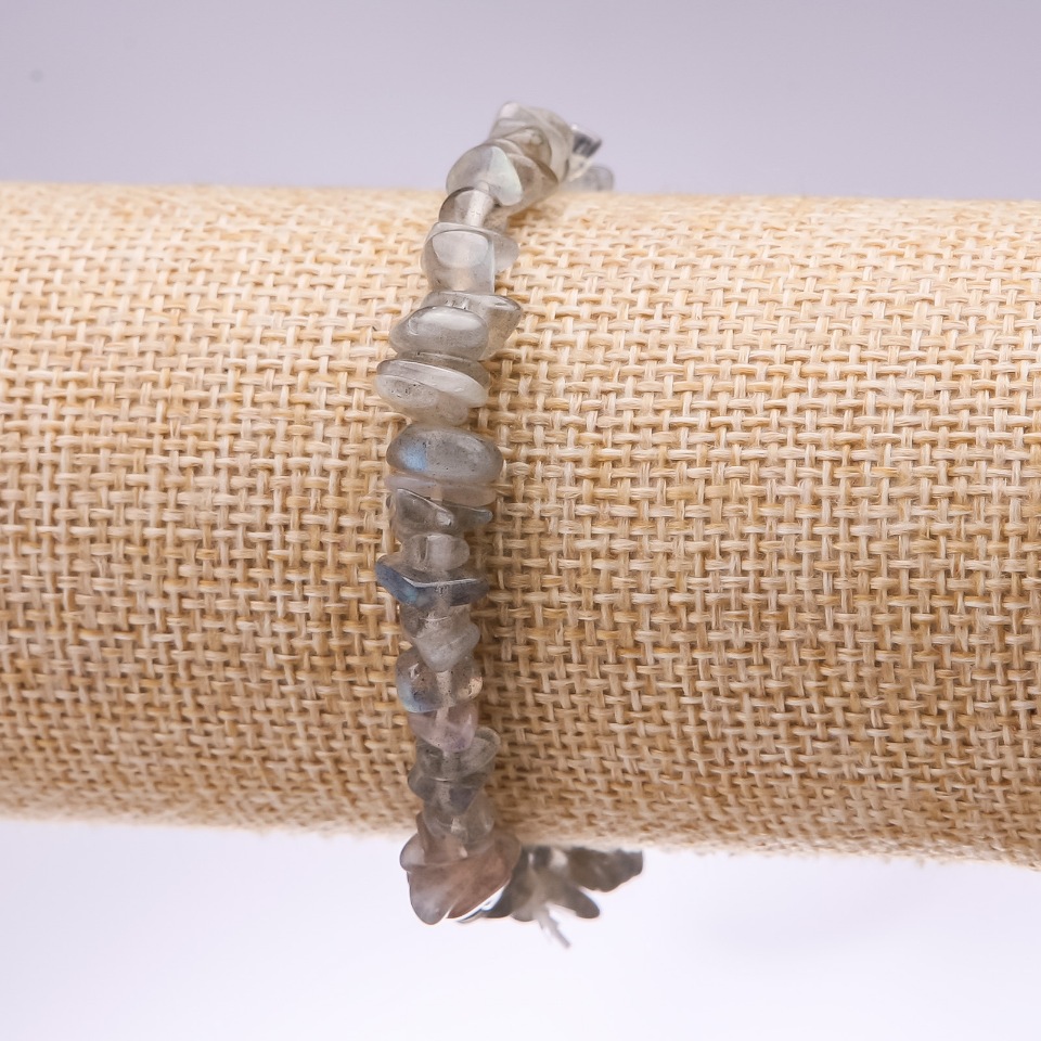 Браслет от естествен лабрадорит — късчета, диаметър 8 мм, дължина 18 см на еластична корда