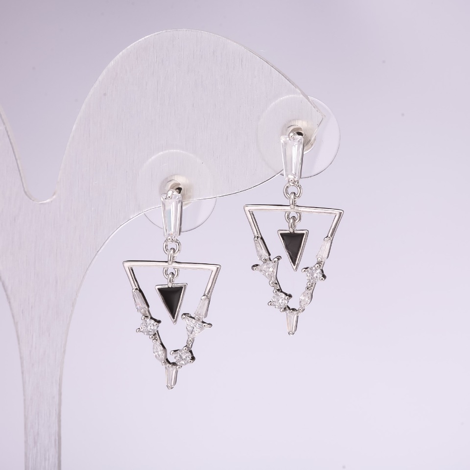 Обици пусети Триъгълници серия 925 кристали бял цвят 14×28 мм метал сребрист