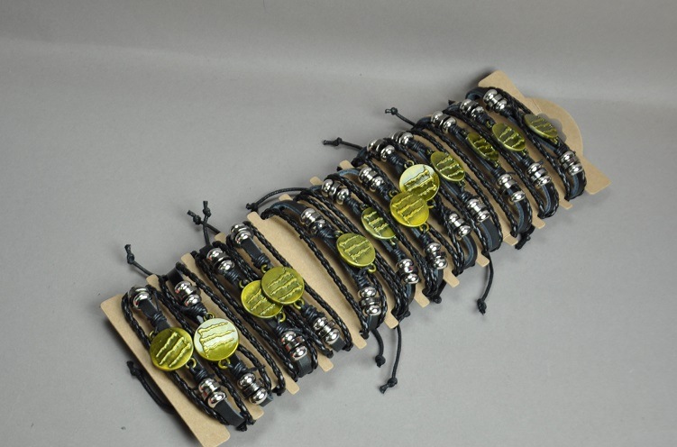 Браслети от еко кожа «Нокти» с регулируемо затягане — набор от 12 бр.