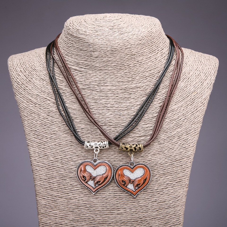 Кулон на приятелството „Сърца“, диаметър 31×33 мм, дължина 45–48 см