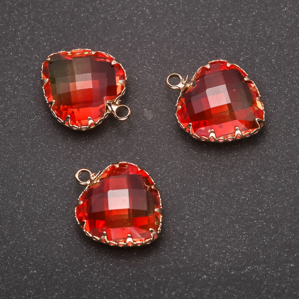 Кулон „Сърце“ оранжево-жълт цвят, златиста обкова 16×20 мм