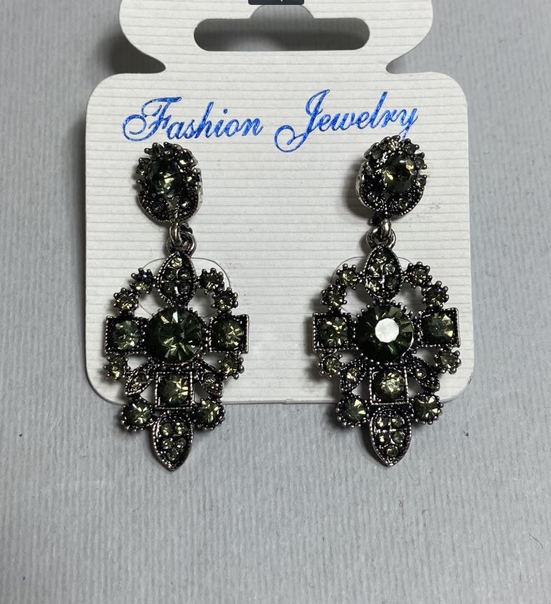 Сережки-пусети з підвіскою, темні і світлі стрази, метал під срібло, 40мм