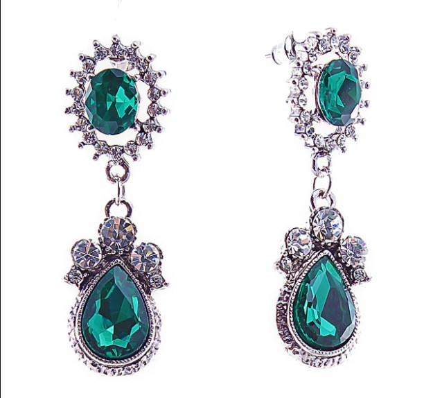 Обеци пусети с зелени кристали 16х50 мм