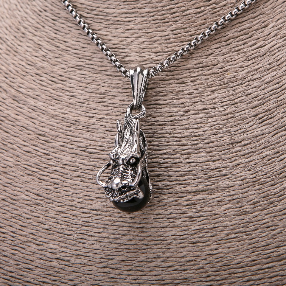 Кулон Глава на дракона и Черен камък 22×51 мм на верижка, дължина 65 см, цвят на метал: сребрист