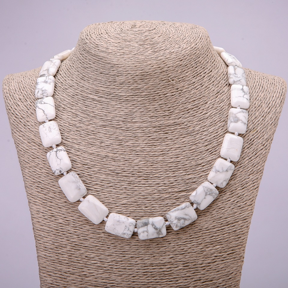 Ожерелие от естествен камък каолонг, правоъгълна форма, размери 13x18 мм, дължина 48 см