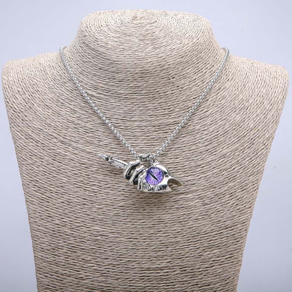 Кулон "Рука-свічка Око дракона" 60х30мм на ланцюжку, довжина 70см сріблястий метал