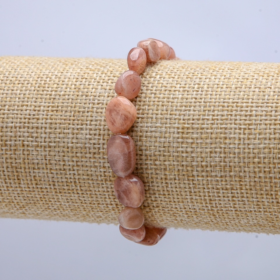 Браслет на ластик от естествен селенит галтови камъни, диаметър 10×8 мм, обиколка 18 см +