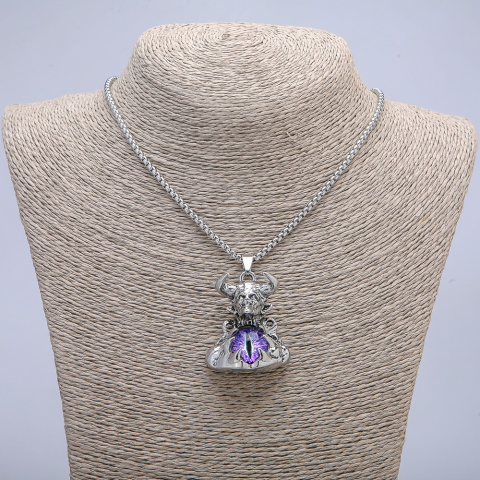 Кулон «Демон с окото на дракона» 45×30 мм на синджир, дължина 70 см + - сребрист метал