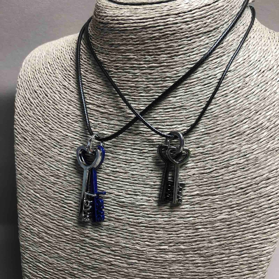 Парні кулони Ключі 40х15мм + -, довжина 45-50см