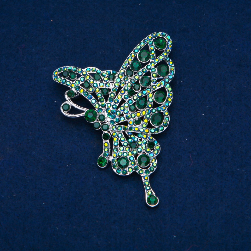 Брошка Пеперуда със зелени и бензинови стрази, златист метал 75×50 мм +