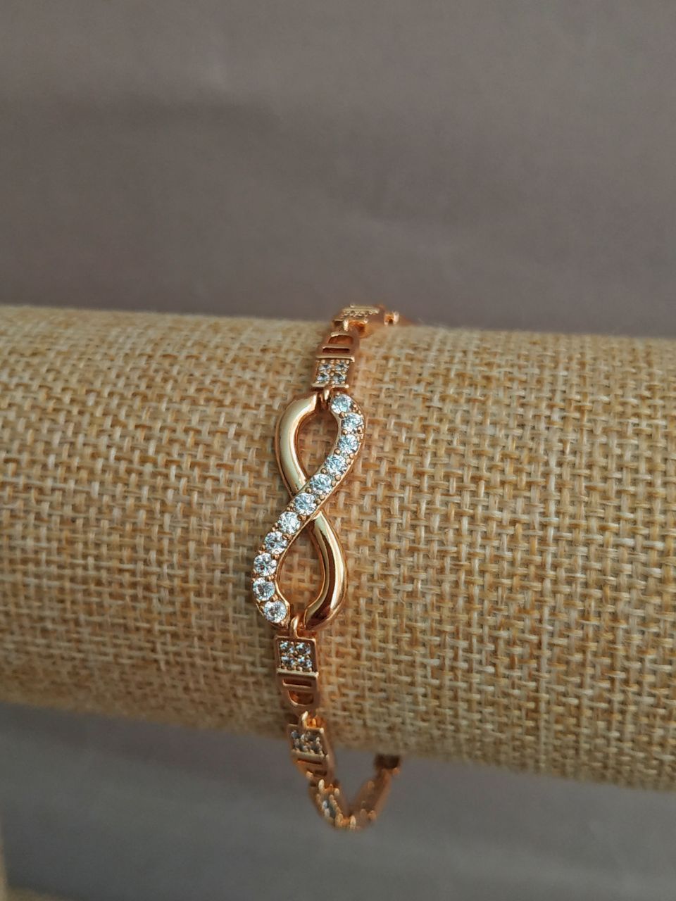 Браслет Xuping позлата 18K с бели стрази, дължина 17–19 см, дебелина 3,7 мм +