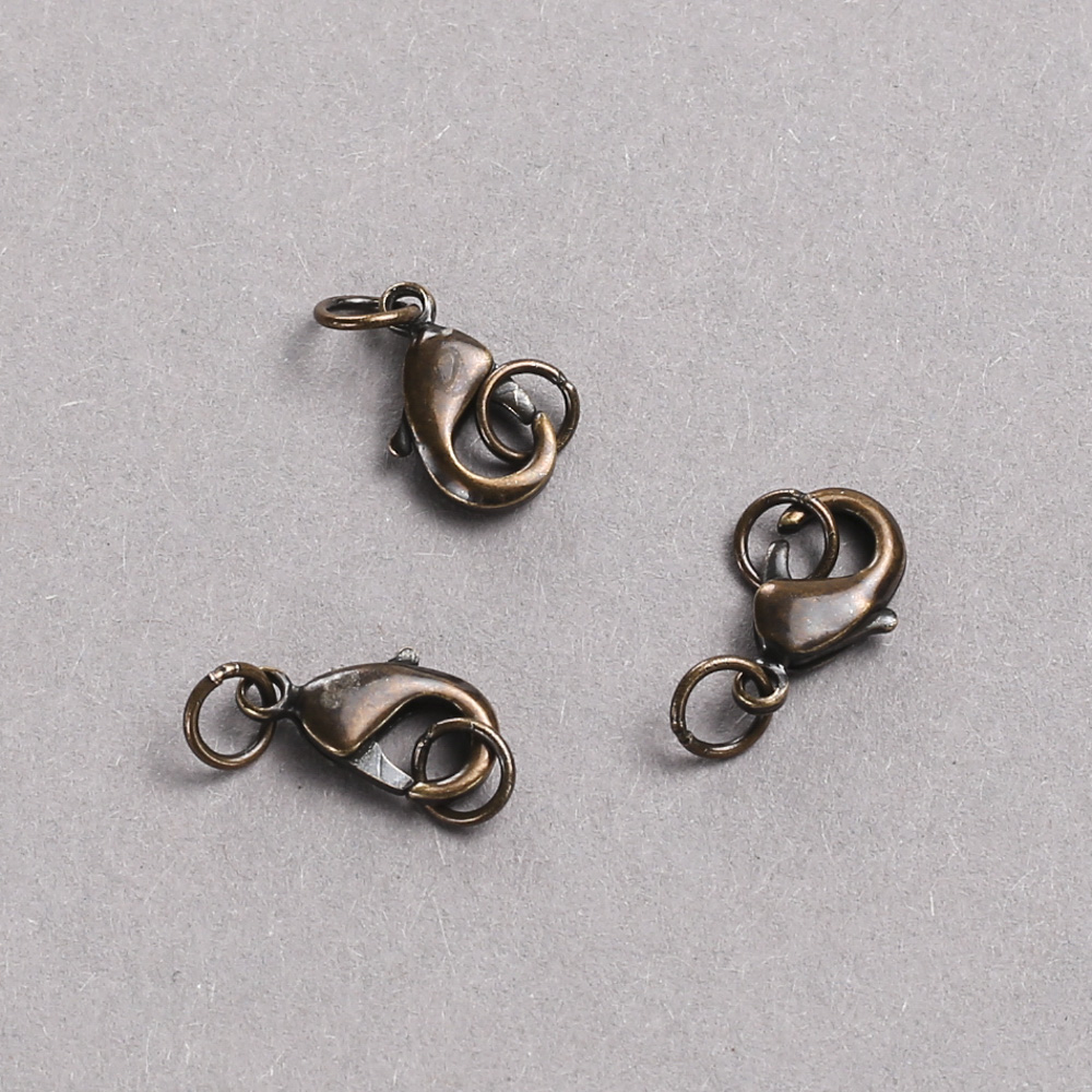 Фурнитура — карабинова закопчалка 8×12 мм, метал в цвят тъмен шоколад