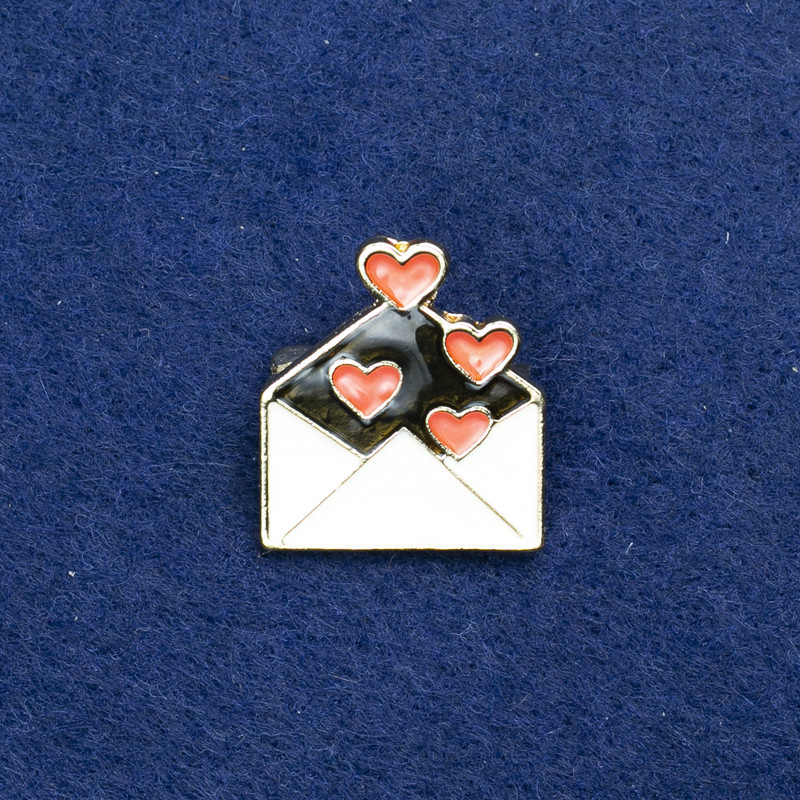 Брошка Конверт златист метал и емал 20×24 мм +