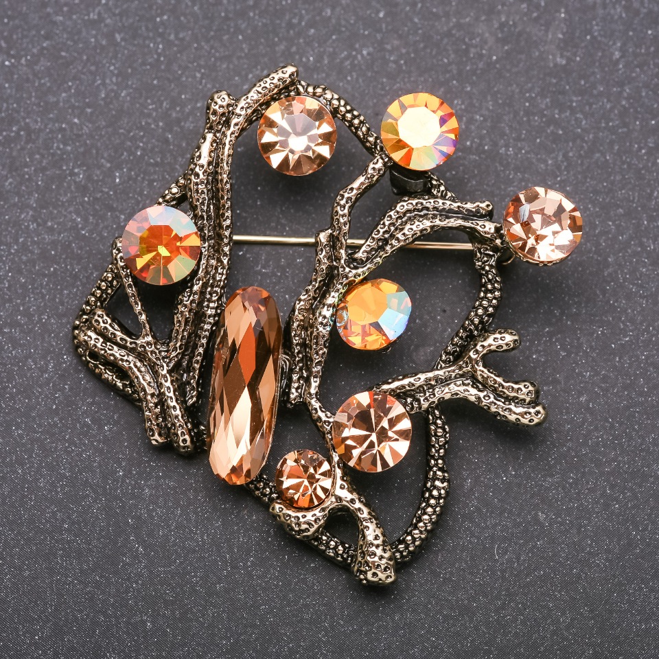 Голяма брошка Акцент с жълти кристали «хамелеон» жълт метал 55×55 мм