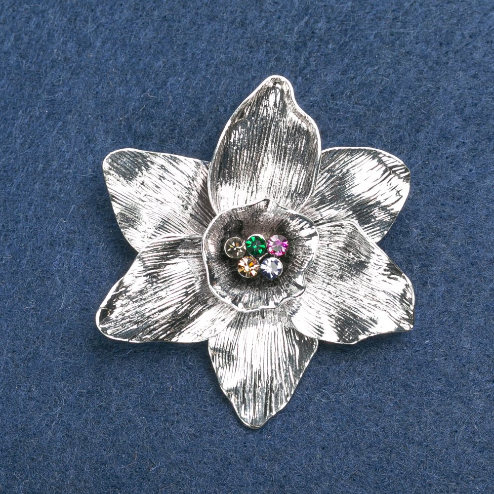 Брошка «Цвете» със стрази и сребърен метал 50 мм +