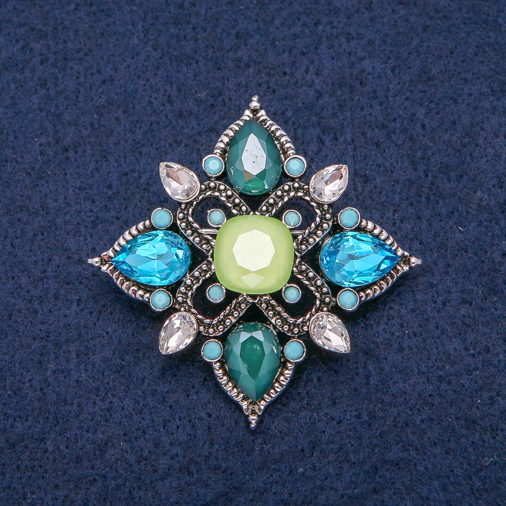 Брошка Цвете със сребърен метал и кристали 44×44 мм