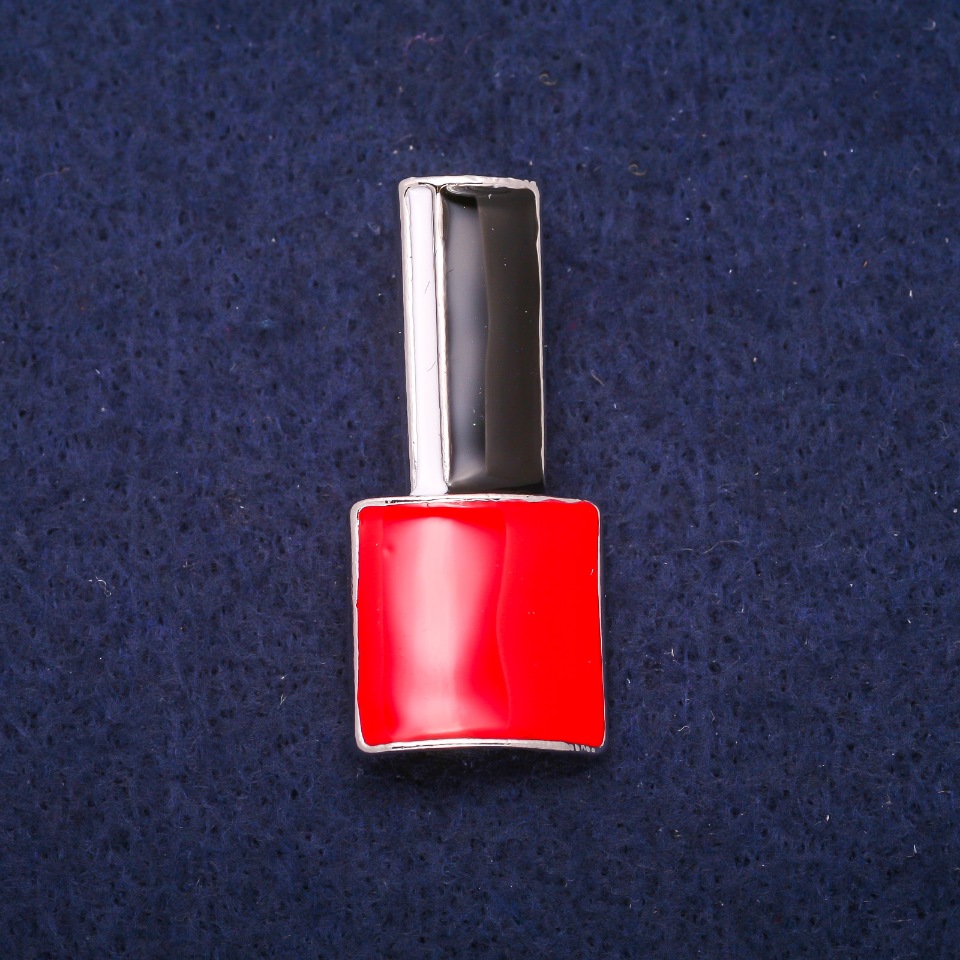 Брошка Лак червена, черна и бяла емал, сребрист метал 18×39 мм