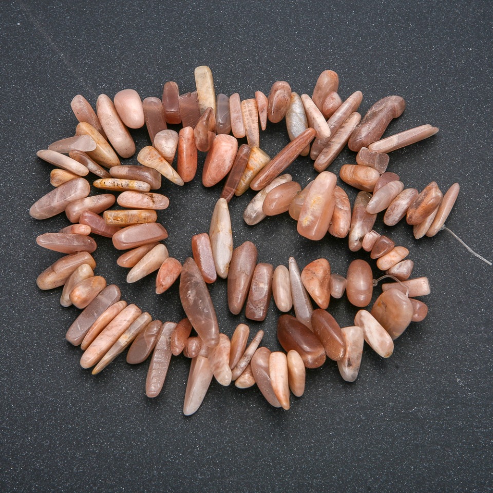 Нишка от естествен селенит късче „игла“, диаметър 15×5 мм, дължина 40 см +