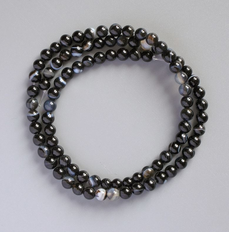 Ахатовите мъниста овални, естествен камък, гладка топка, диаметър 4–4,5 мм, дължина около 39 см на конец