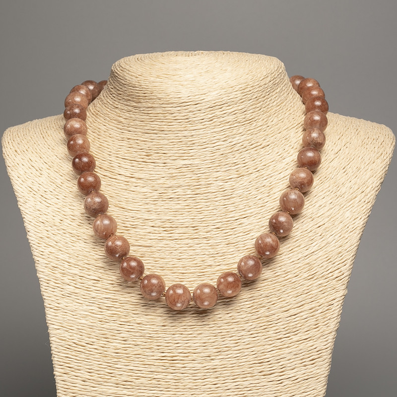 Намисто "Яшма" гладка кулька, діаметр 12мм+-, довжина 50см+- з каменю білий нефрит (сінт. фарбований )