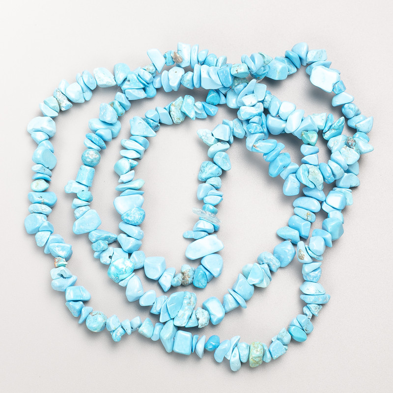 Бирюзови мъниста (изкуствен кварц) чипове на конец, диаметр 7х3 мм, дължина 86 см