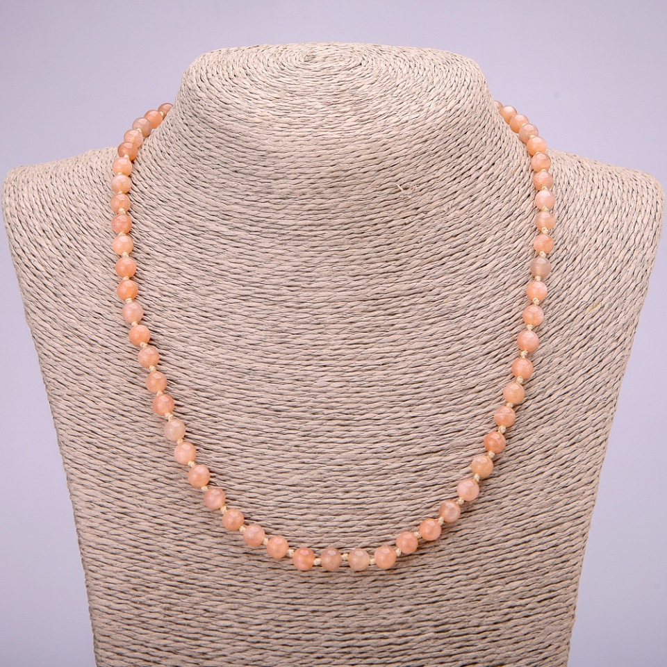 Огърлица от естествен селенит, гладко топче, диаметър около 6 мм, дължина 48 см