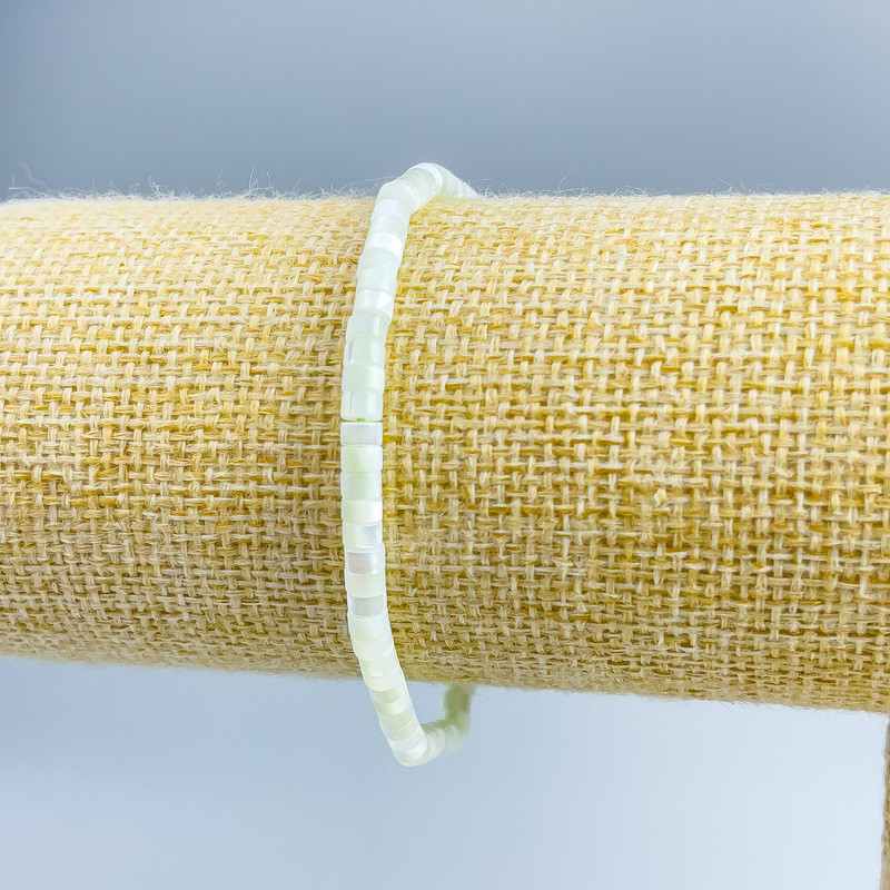 Браслет Перламутр тонований м'ятний шайба, діаметр 4х2мм+-, довжина 18см (стрейч)