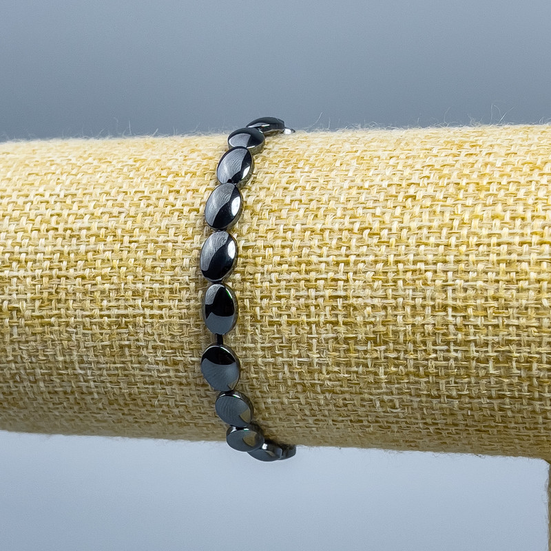 Браслет хематит, овални мъниста, диаметър 8×6×3 мм ±, дължина 18 см (стрейч)