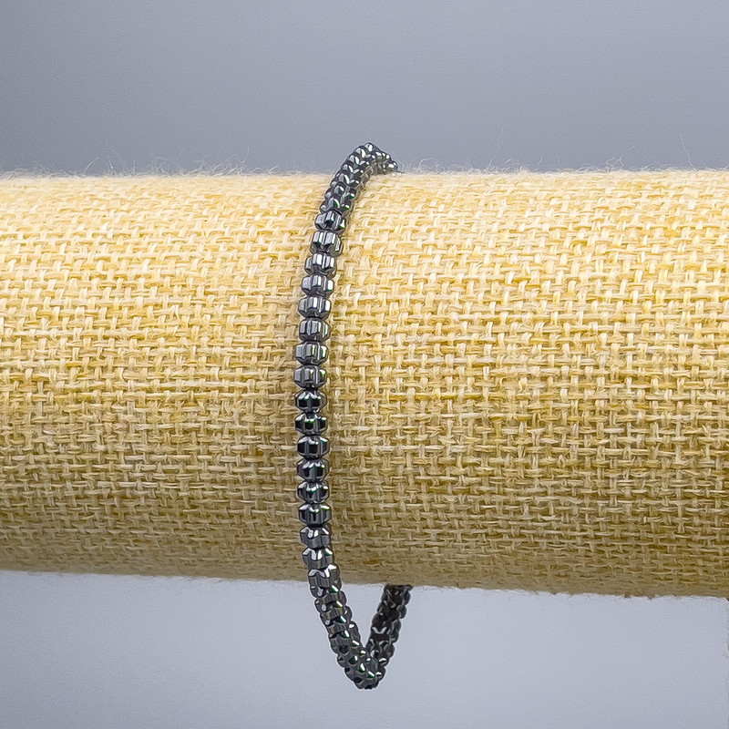 Браслет Гематит Квітка, діаметр 4х3мм+-, довжина 18см (стрейч)