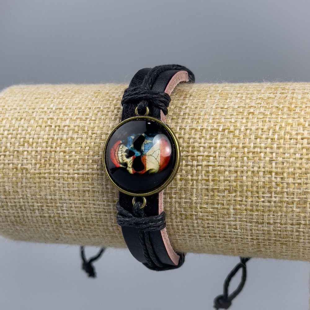 Браслет от еко кожа «Череп с прапор» с регулируемо затягане 1 бр